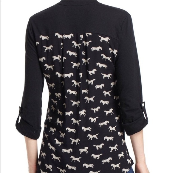 Anthropologie Tops - Anthropologie XL Sketch Back Horse Print Shirt